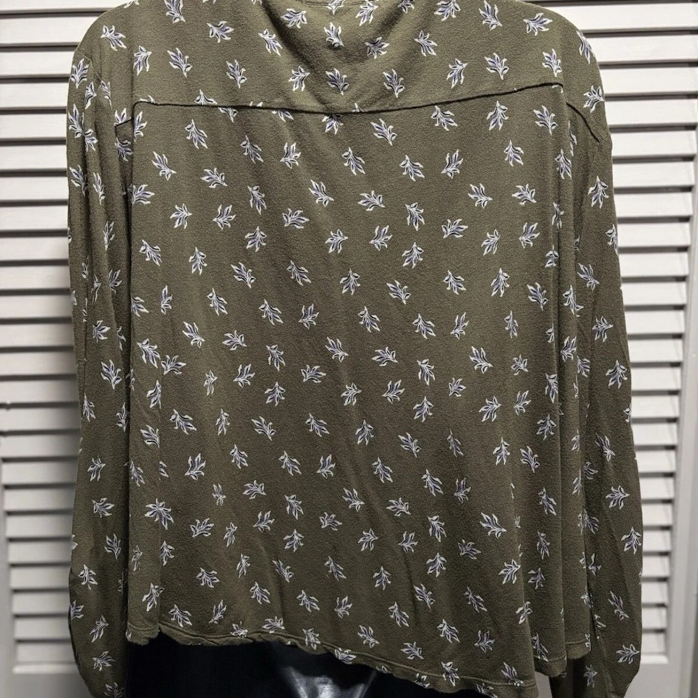 Lucky Brand Khaki Floral Top - Picture 2 of 5